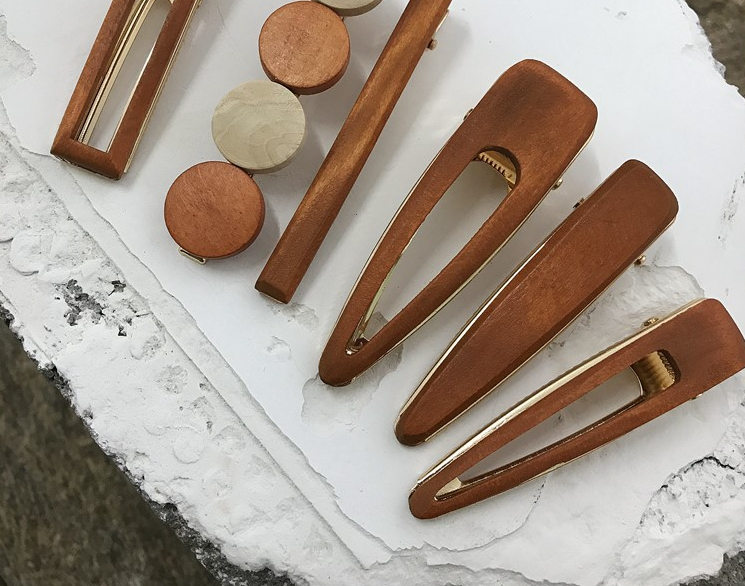 Various geometric hollow hair clips made of wood - Hair Your Lux