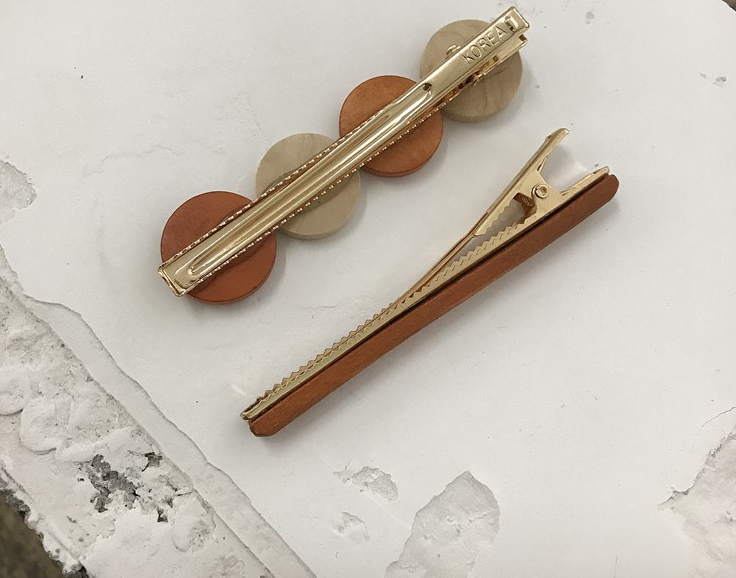 Various geometric hollow hair clips made of wood - Hair Your Lux