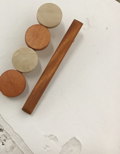 Various geometric hollow hair clips made of wood - Hair Your Lux