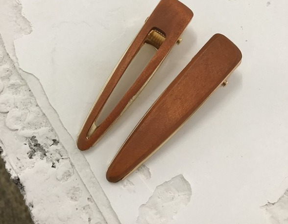 Various geometric hollow hair clips made of wood - Hair Your Lux